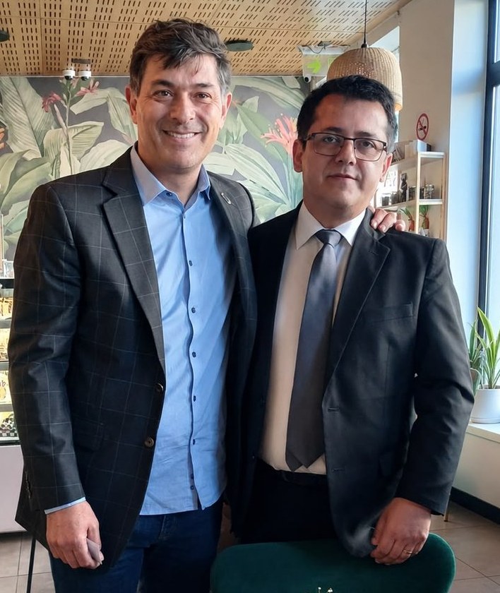 Cliff Henríquez junto a Franco Parisi, del Partido de la Gente